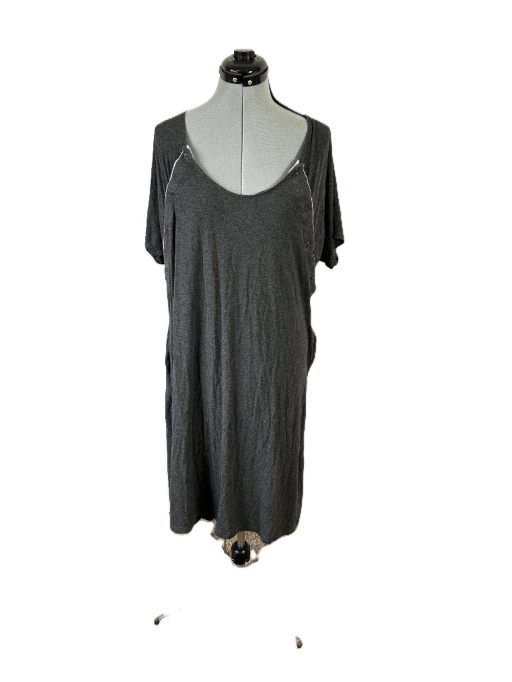 Frida Maternity Nursing Gown OS Snaps